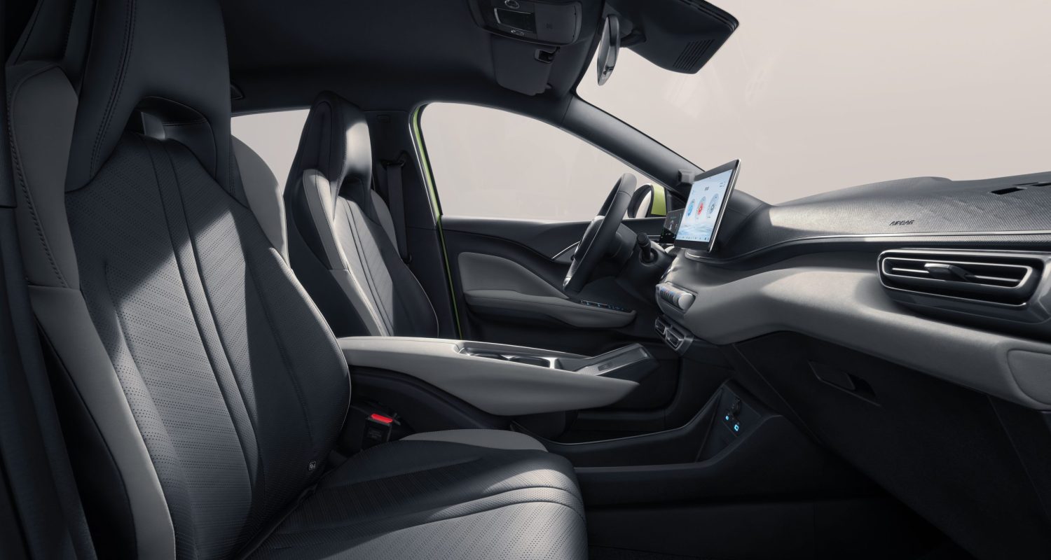 03、DOLPHIN SUER_LHD_Interior_Front cabin space_download_JPG_5000PX_RGB